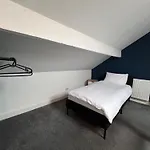 The Bluebird Ii Bed & Breakfast