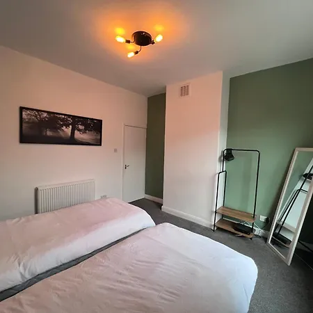 The Bluebird Ii Bed & Breakfast Leeds (West Yorkshire)